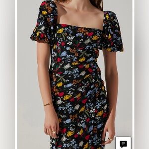 ASTR The Label Puff Sleeve Front Slit Midi Dress